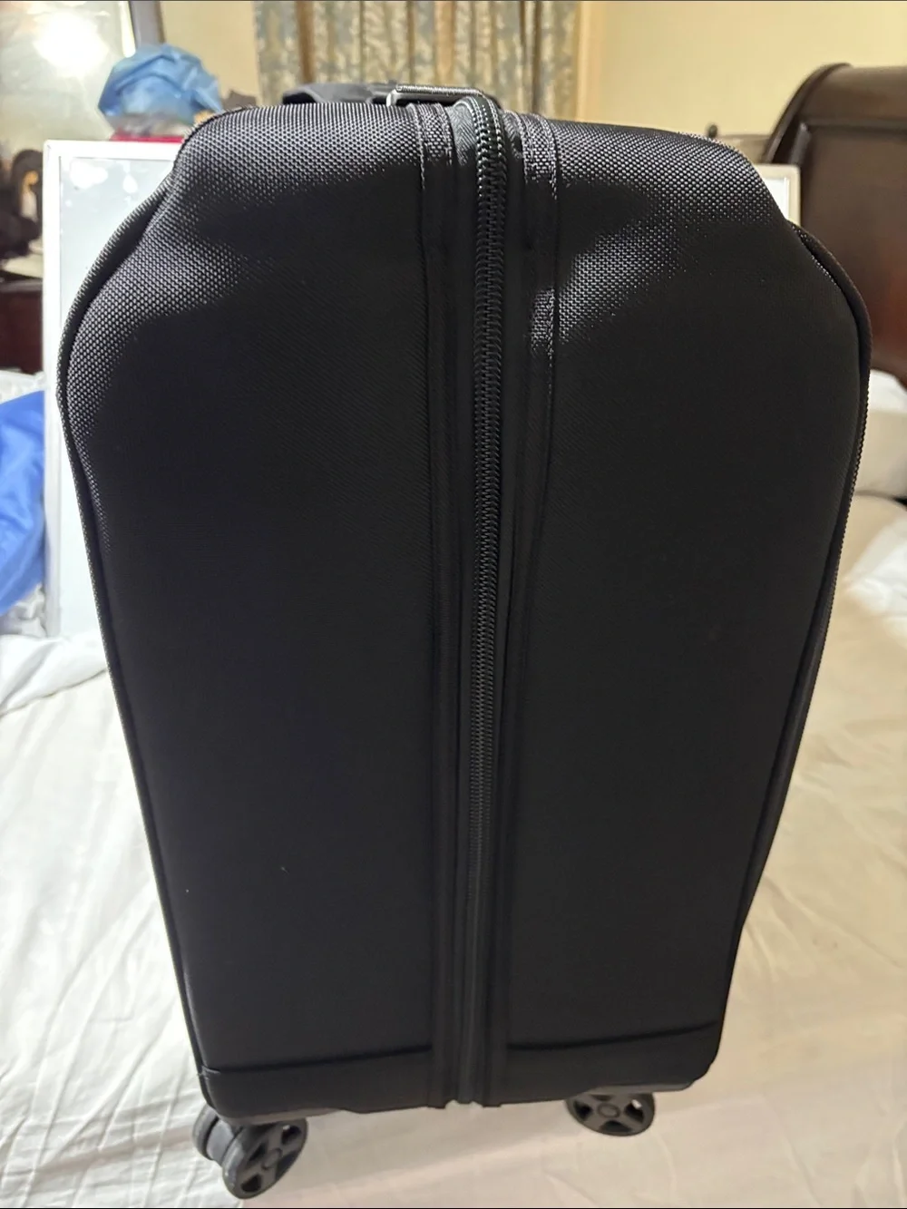 Vitorinox bi-fold wheeled garment suitcase. NWOT
